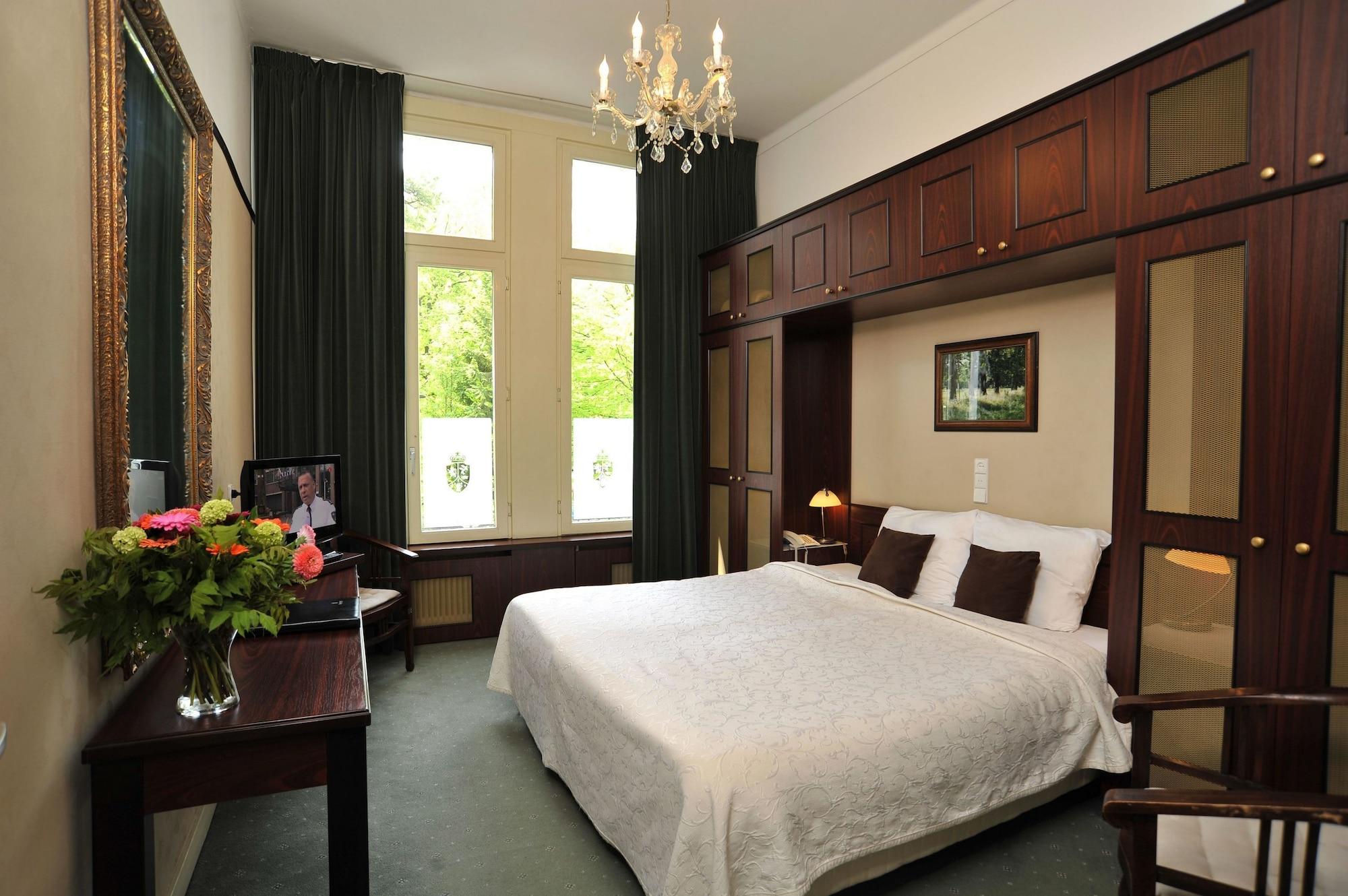Parkhotel Mastbosch Бреда Екстериор снимка