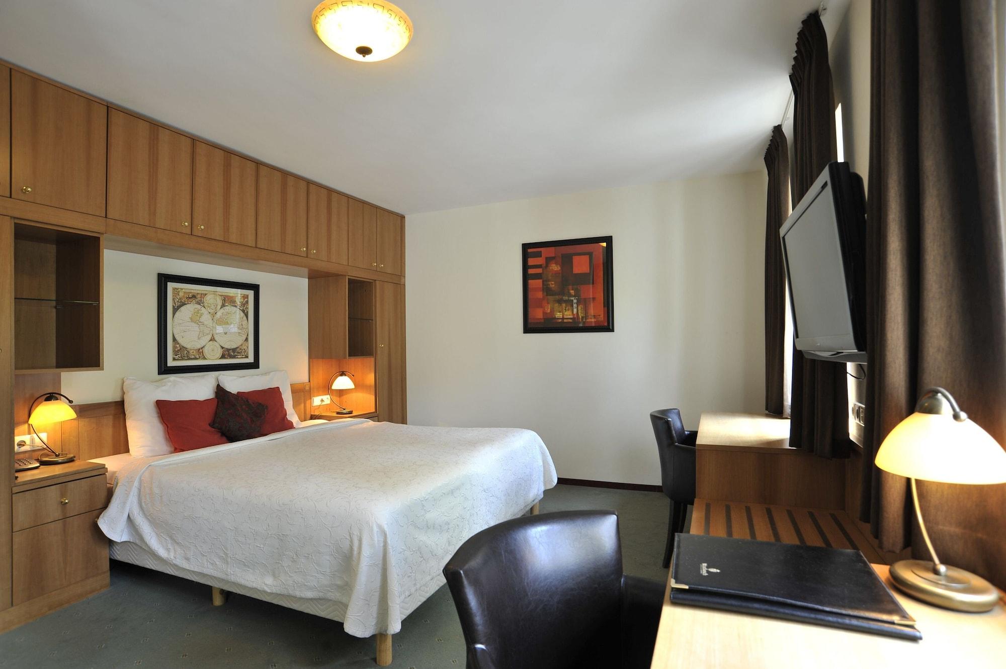 Parkhotel Mastbosch Бреда Екстериор снимка