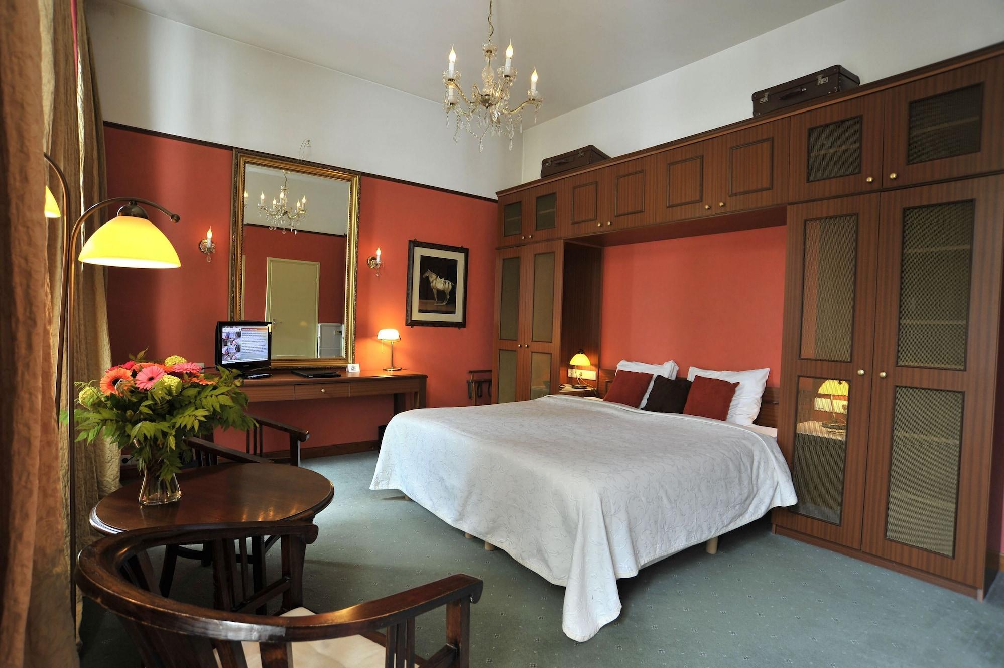 Parkhotel Mastbosch Бреда Екстериор снимка